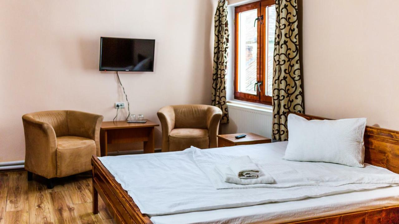 Hotel Pension Ladyna Sebiş Esterno foto